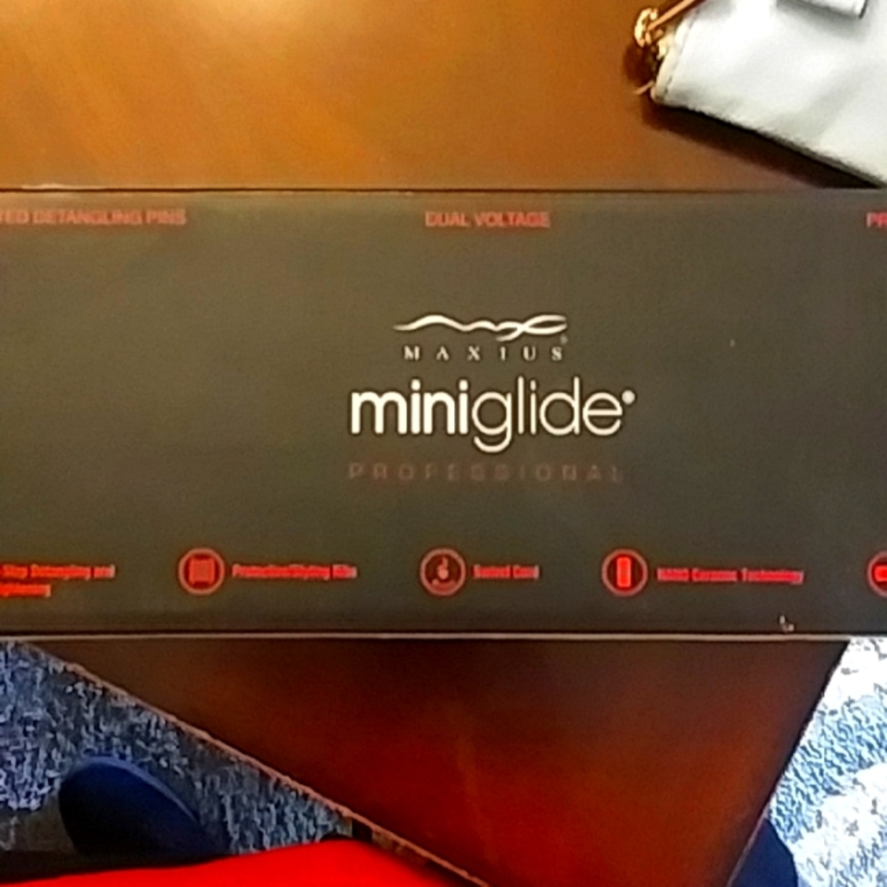 Small touch up maxiglide straightener